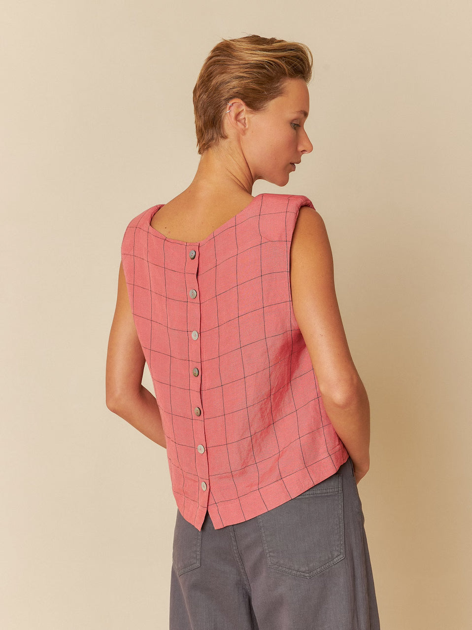 Indi & Cold Windowpane Checked Linen Sleeveless Shell