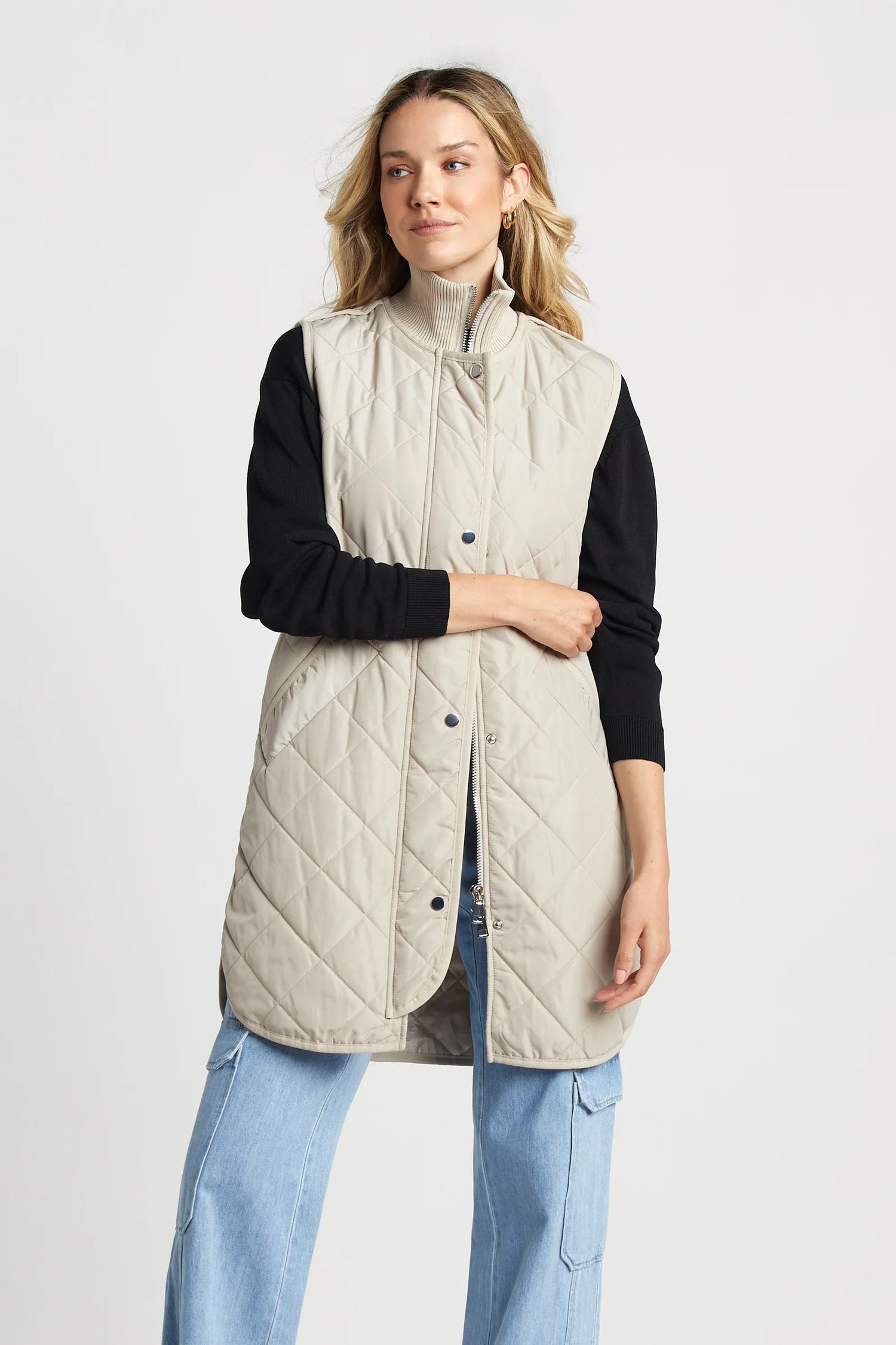 Adroit Atelier Destiny Sleeveless Quilted Vest