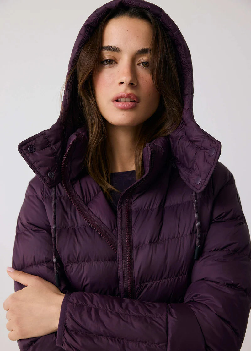 Lolë Claudia Lightweight Down Jacket