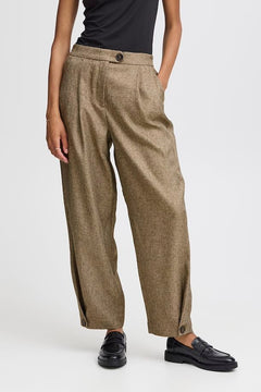 B. Young Estnio Trousers