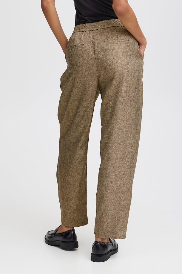 B. Young Estnio Trousers