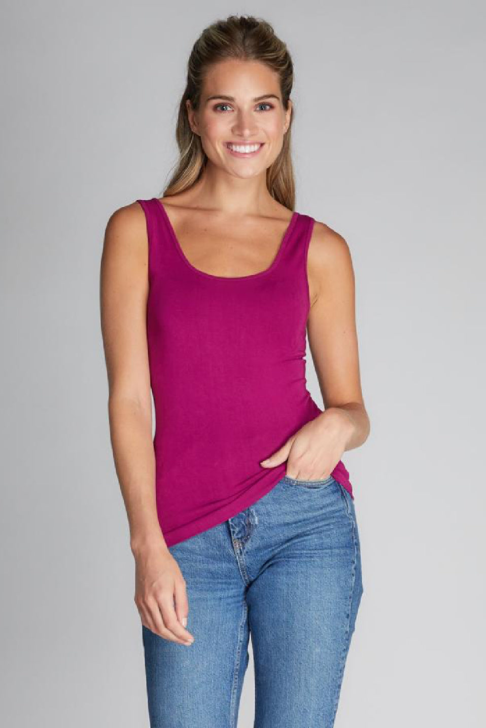 C'est Moi Seamless Bamboo Scoop Neck Tank